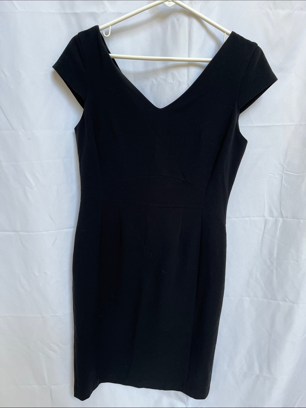 Jones New York Classic Black V-Neck Cap-Sleeve Sheath Dress 6 stretch